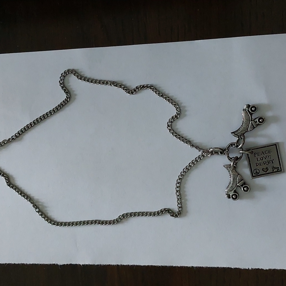 Roller derby necklace